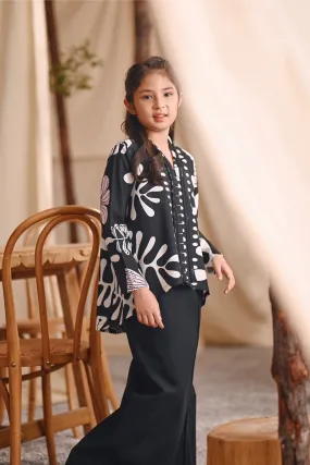 The Bayu Kebaya Top - Wild